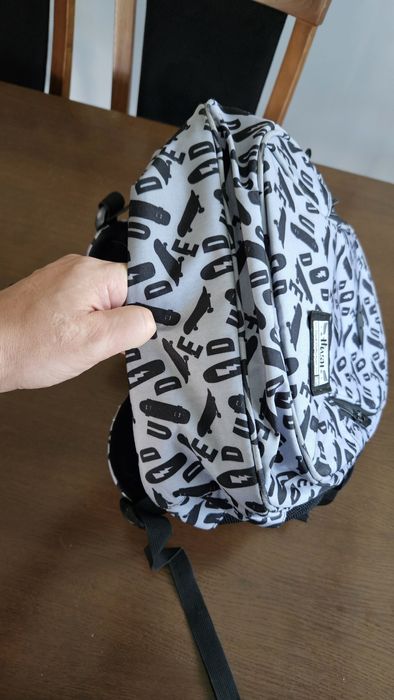 Plecak młodzieżowy z deskorolkami mało uzywany