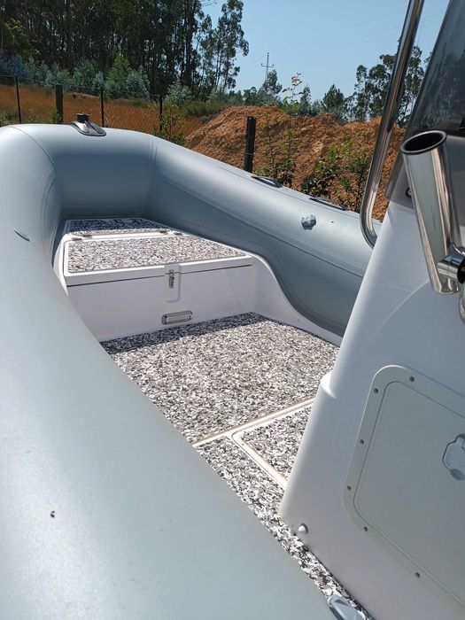 Semi-rigido 570 e yamaha 80cv 4t