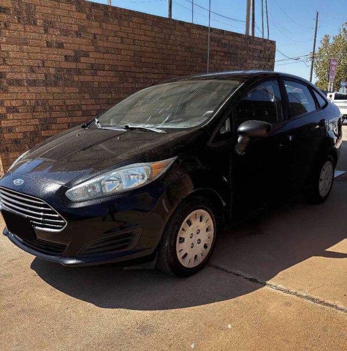 Ford Fiesta SE      2016