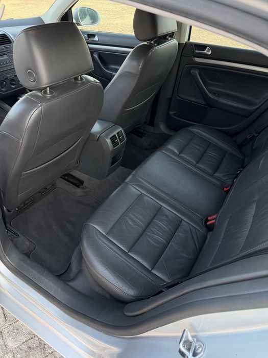 Volkswagen Jetta — fotografia 9