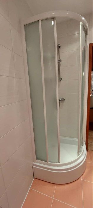 Kabina prysznicowa z brodzikiem