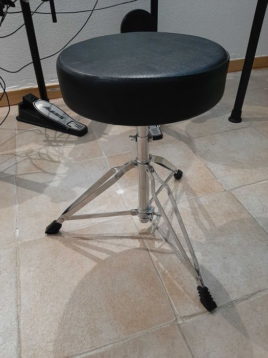 Bateria Eletrónica Alesis Nitro Mesh Kit + Banco + Saco com Baquetas