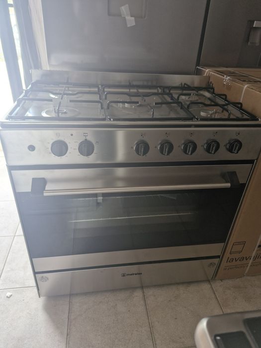 Fogão  inox bicos gas + forno eléctrico  Meireles