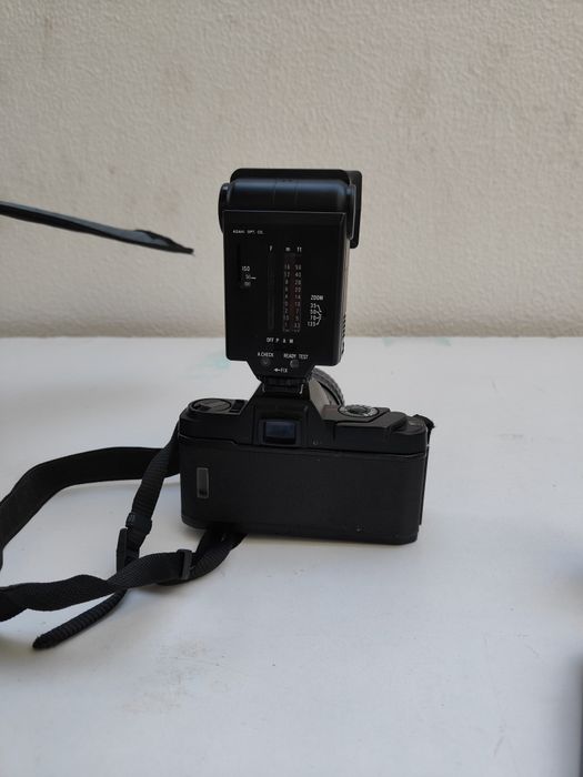 Pentax P30 + Lente Takumar-A Zoom 28-80mm + Flash AF240Z
