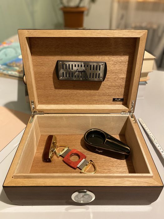 Humidor Skrzynka na cygara + akcesoria