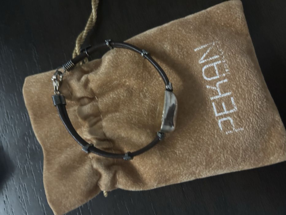 Pulseira Pekan em bom estado