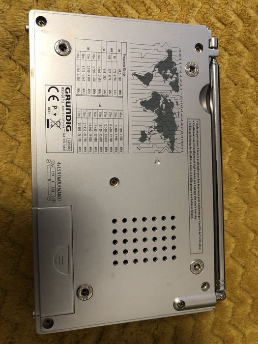 радиоприемник GRUNDIG