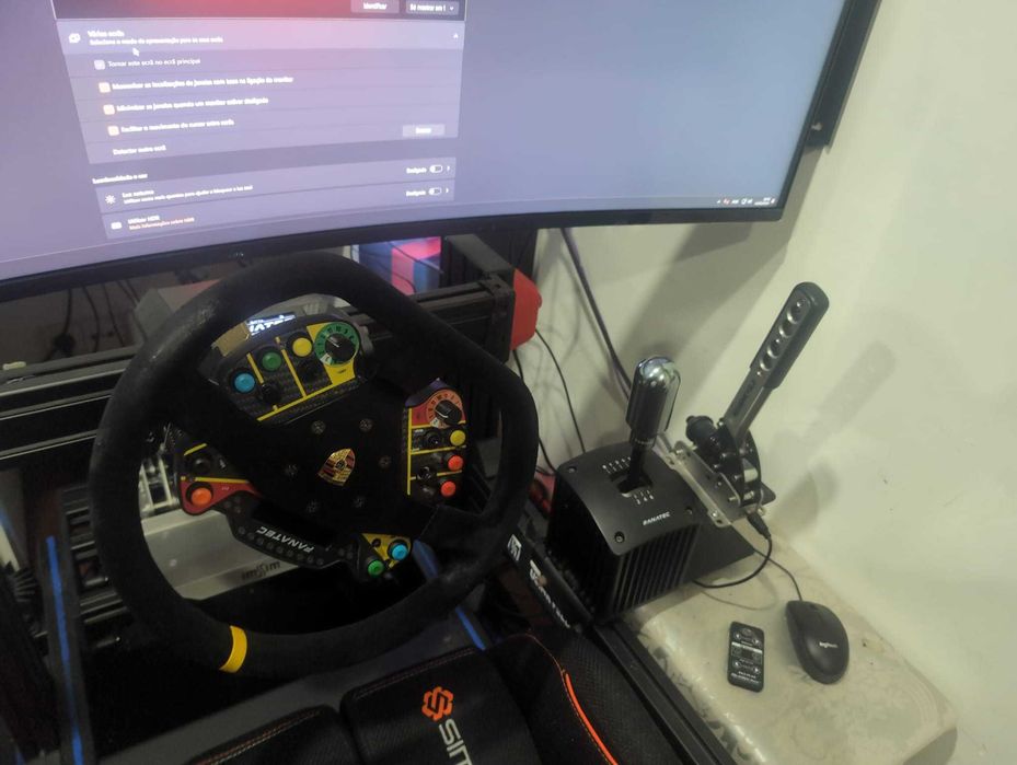 Simulador Sim Racing Profissional Completo – Fanatec DD2 + Motion + G9 49"