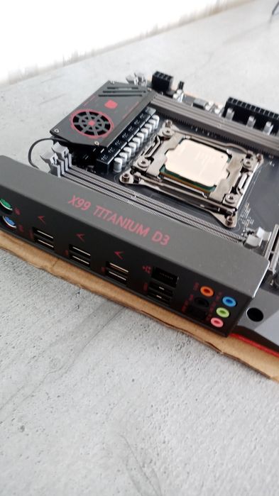 X99 Titanium D3 2011-3 Xeon E5-2676v3 + 4x8 (32Gb) Samsung ECC REG