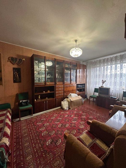 Продається 1-кімнатна квартира  м-к Сонячний,6