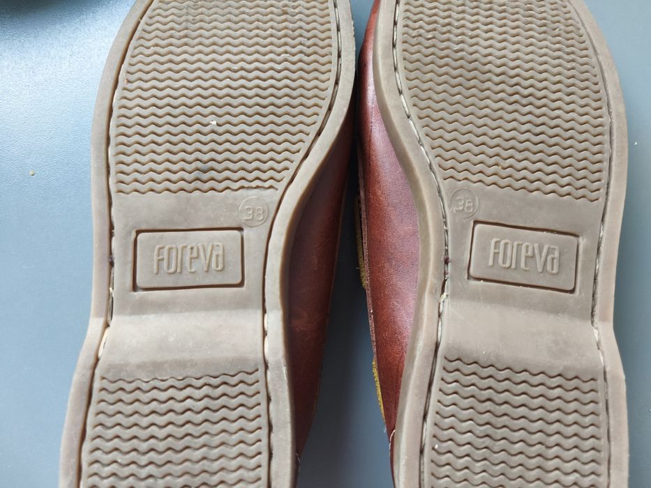 Sapatos de pele Foreva 38