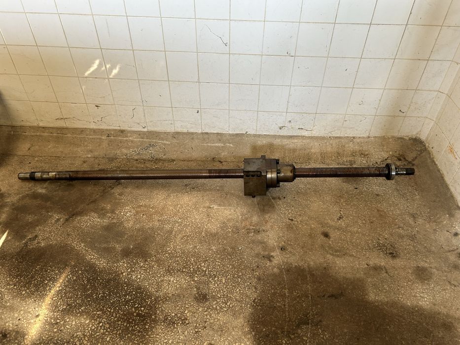 Śruby kulowe z nakrętkami różne 64-192cm(liniowy zespół śeub kólowych)