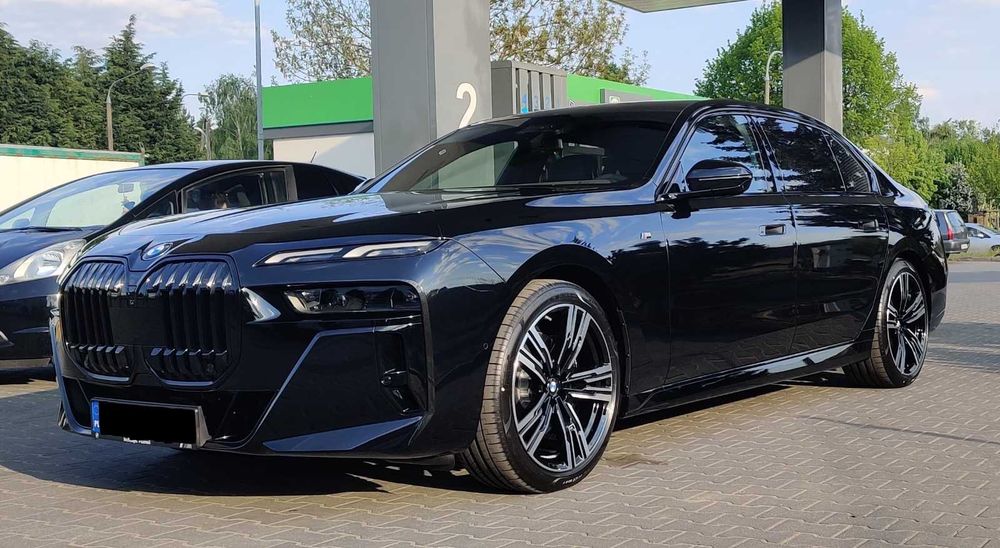 Auto do ślubu BMW 7 Transport VIP z kierowcą