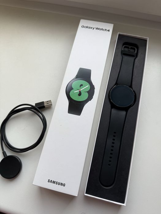 Смарт годинник Samsung Galaxy Watch 4