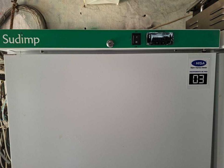 Frigorifico e congeladora vertical sudimp