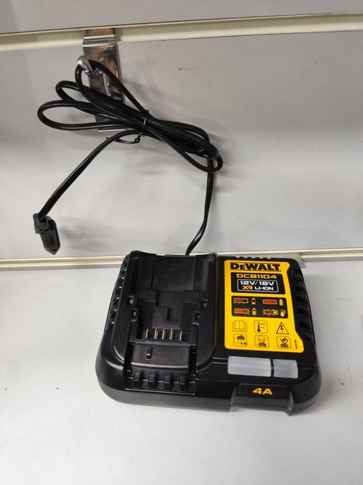 DeWal DCF 787 вживаний безщітковий акумуляторний імпакт Деволт оригіна