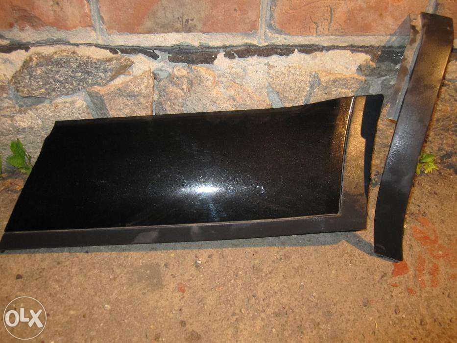 Молдинг задней двери Range Rover Evoque