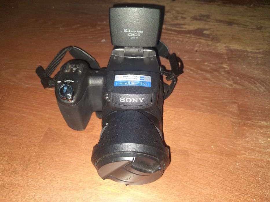 Фотоапарат SONY DSC-R1 10Mpix