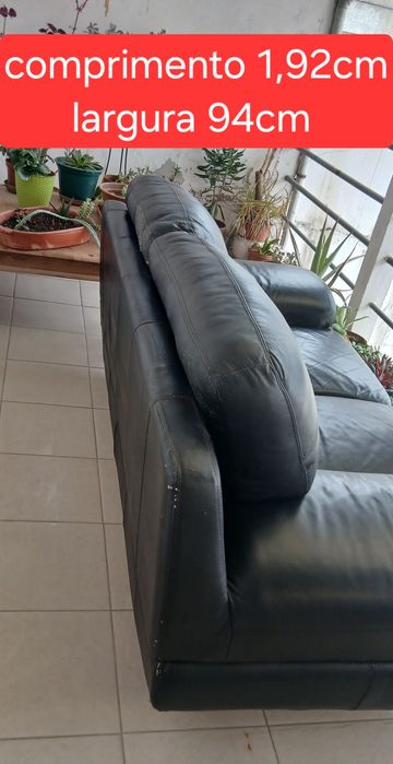 Sofá em pele, preto.