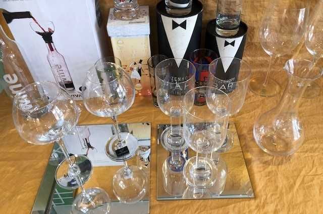 conjunto de copos, garrafas em vidro ou cristal e utilidades tudo novo com 50% de desconto