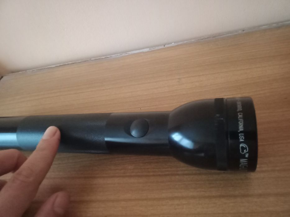 Sprzedam latarkę  używaną stan oceniam na bardzo dobry