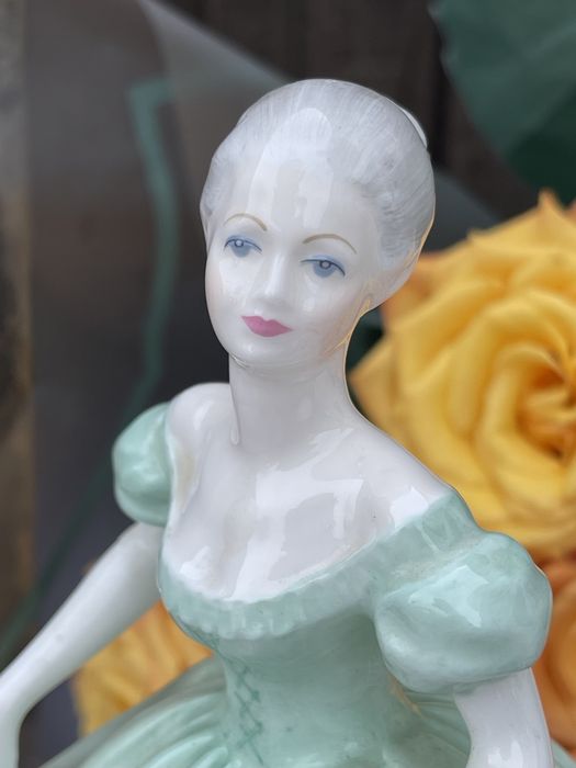Статуэтка фарфоровая Royal Doulton