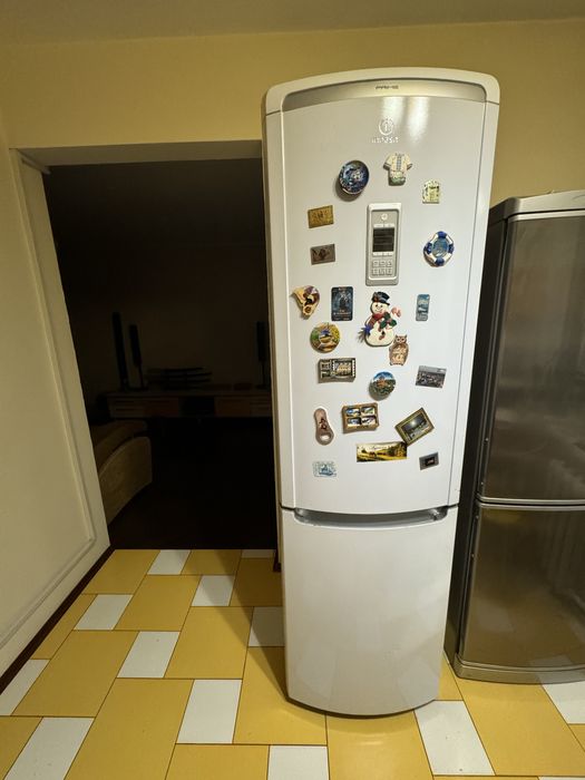 Продам холодильник индезит