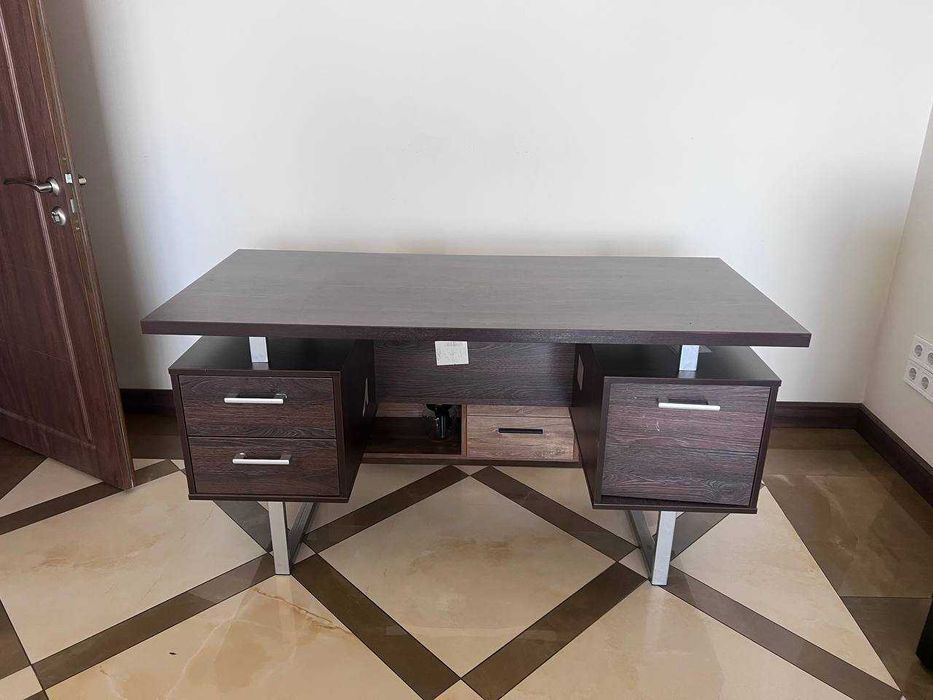 Стол руководителя / Стол для работы/ Стол в офис