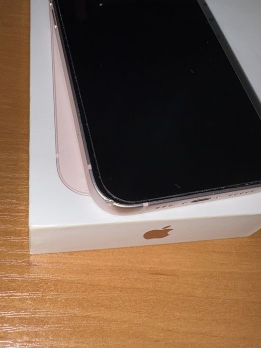 iPhone 13          .