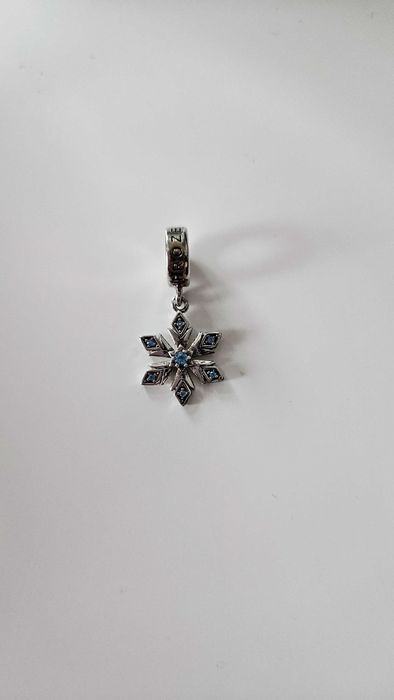 Lindo Berloque / Charm Floco de Neve Vivara Disney