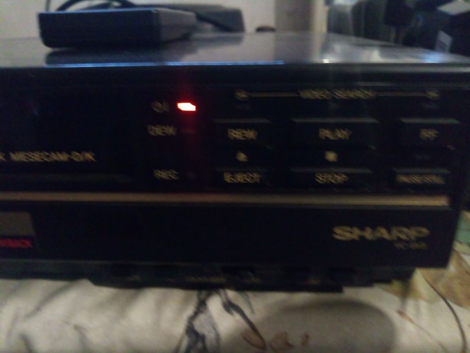 Magnetowid Sharp VC-6V30P VHS HQ + pilot – do przeglądu