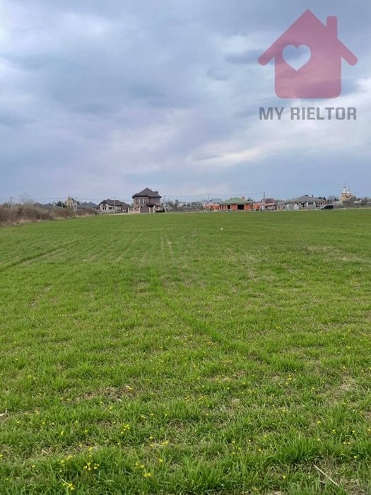 Продаж земельної ділянки в с. Сторожниця.