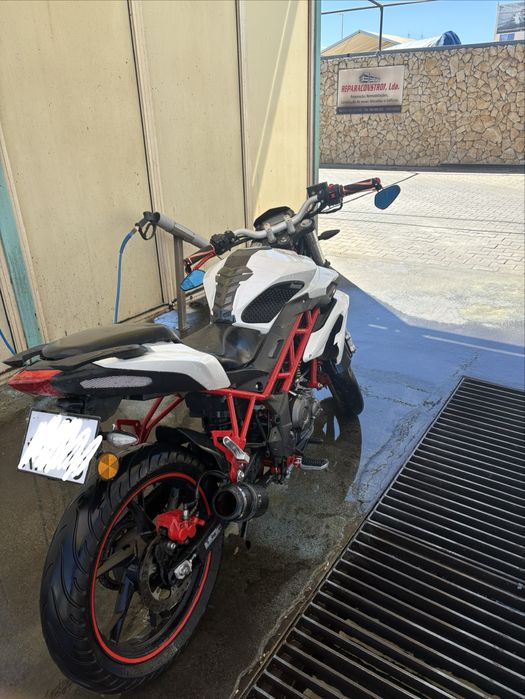 benelli 125BN modificada