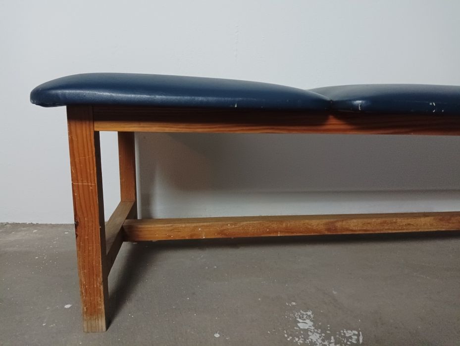 Cama maca de fisioterapia antiga