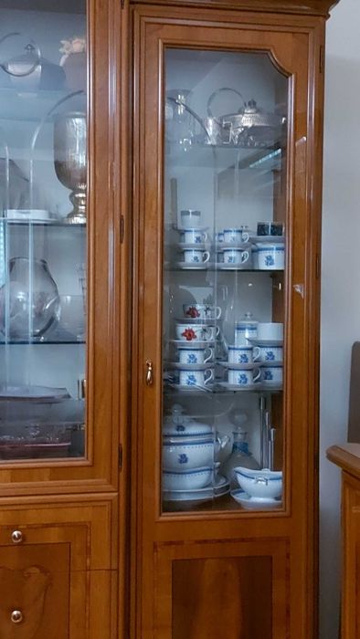 Cristaleira / Vitrine em madeira (3 corpos) – 220x165x51