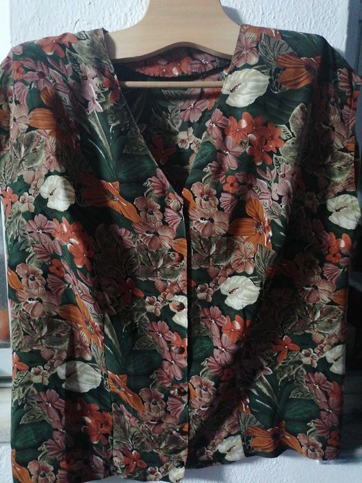 Conjunto saia e blusa tm 52