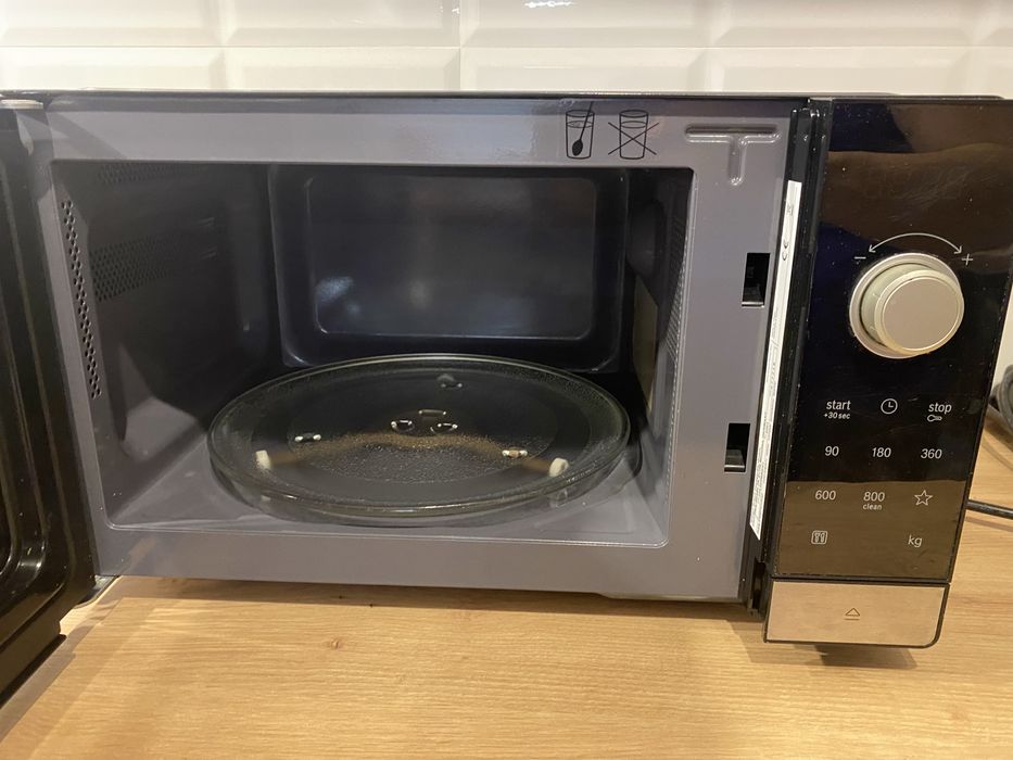 Kuchenka mikrofalowa Bosch FFL023MS2 20L 800W Czarno-srebrny