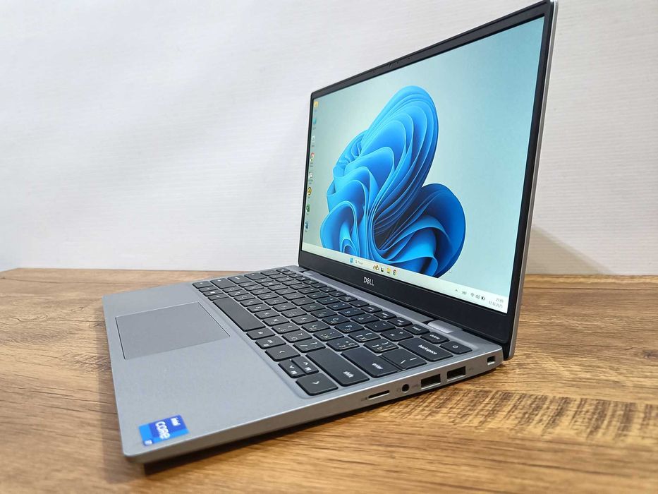 i7-1165G7 / SSD 512 GB / 8 GB DDR4 / Full HD IPS / Dell 3320