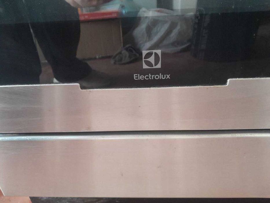 продам плиту Eiectrolux