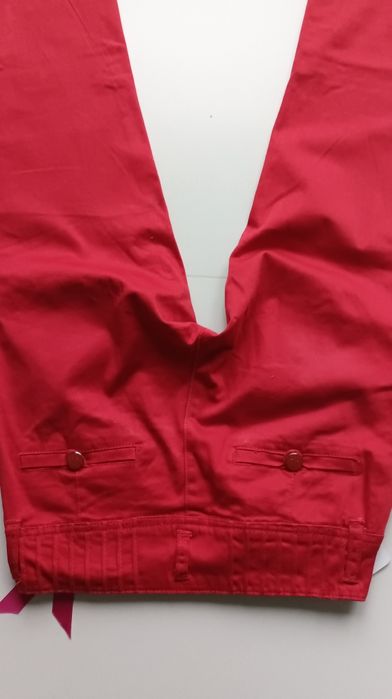 Piękne czerwone spodnie