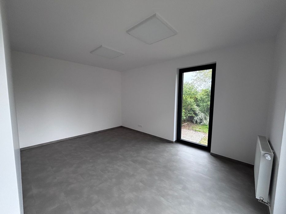 Na wynajem nowy budynek 300 m2, doskonała lokalizacja, własny parking