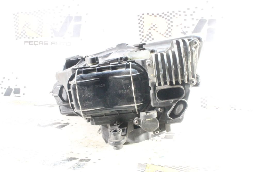 Ótica / farol direita SEAT Leon (5F1)