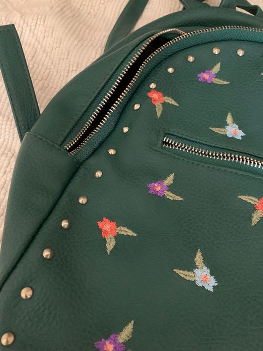 Mochila com alças ajustáveis