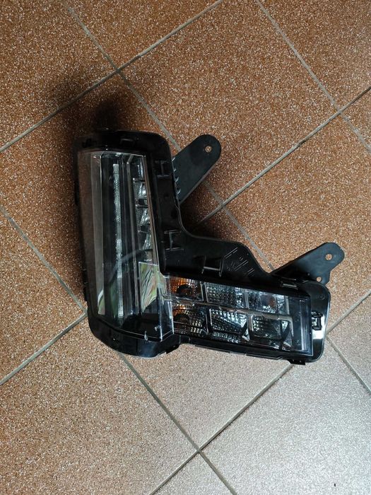 Cadillac Escalade prawy kierunkowskaz / halogen 2015-20