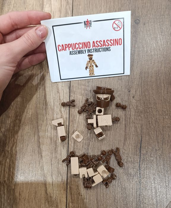 Figurka kolekcjonerska Mini Legendy Brainrot Cappuccino Assassino