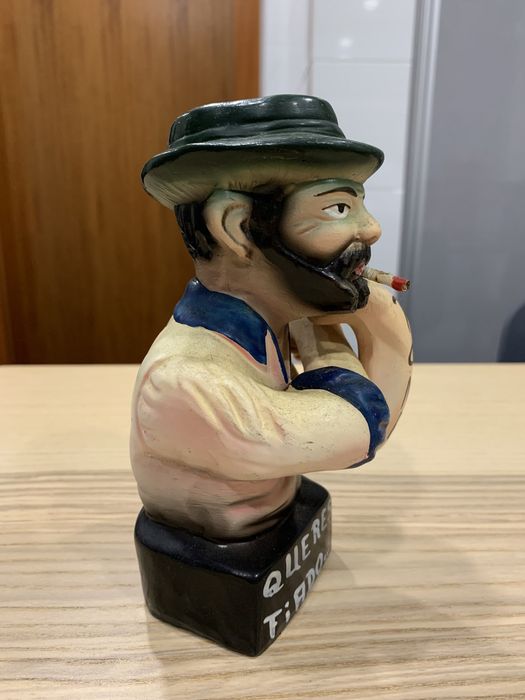 Figuras antigas faiança portuguesa