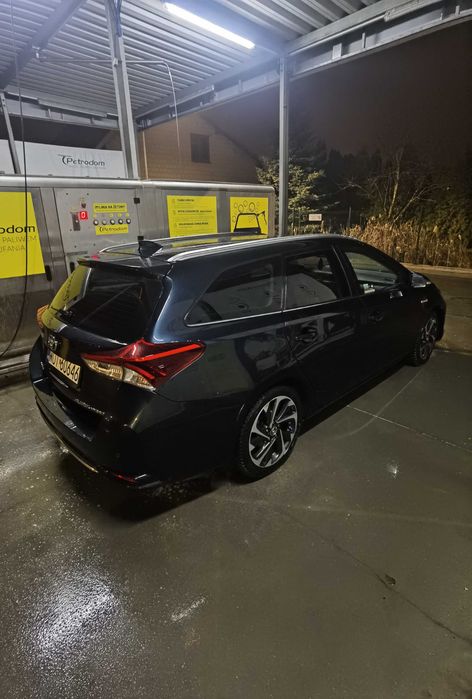 Wynajem Rent toyota auris hybryda gybrid kombi wagon PRYWATNIE PERSONAL USE AUTOMAT LPG AUTOMATIC GEAR