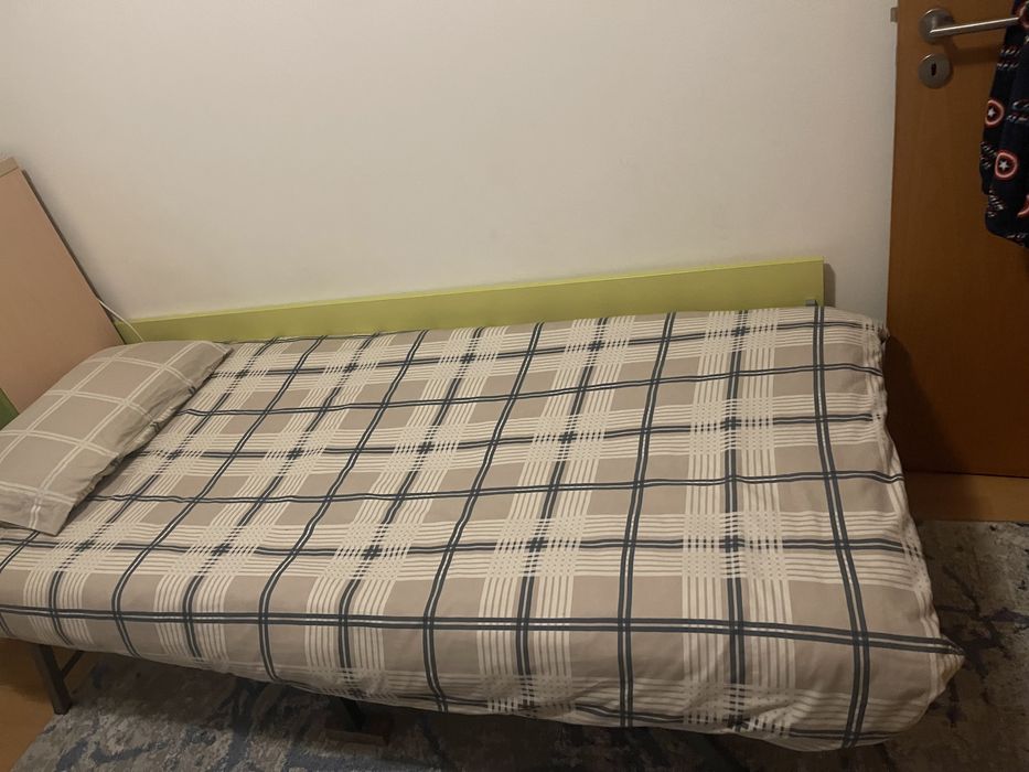 Beliche Triplo com Roupeiro e Cómoda e 2 Colchoes