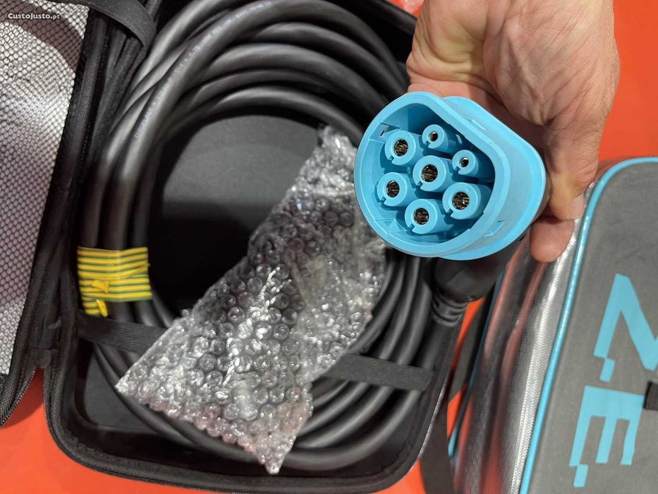 Cabo  novo na caixa com etiqueta