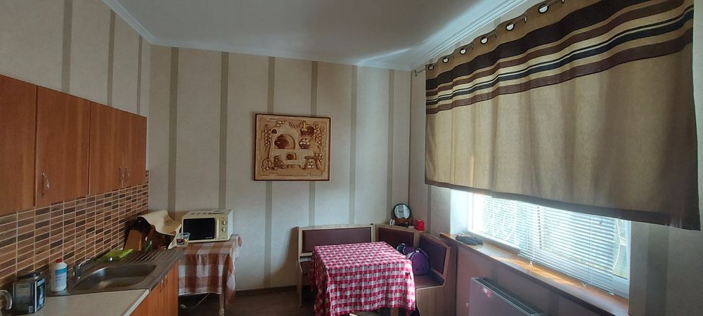 Продается новый дом с террасой \ возле . воды \.